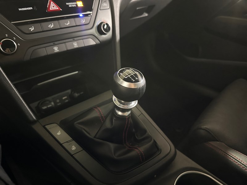 2018 Hyundai Elantra Sport (M6)