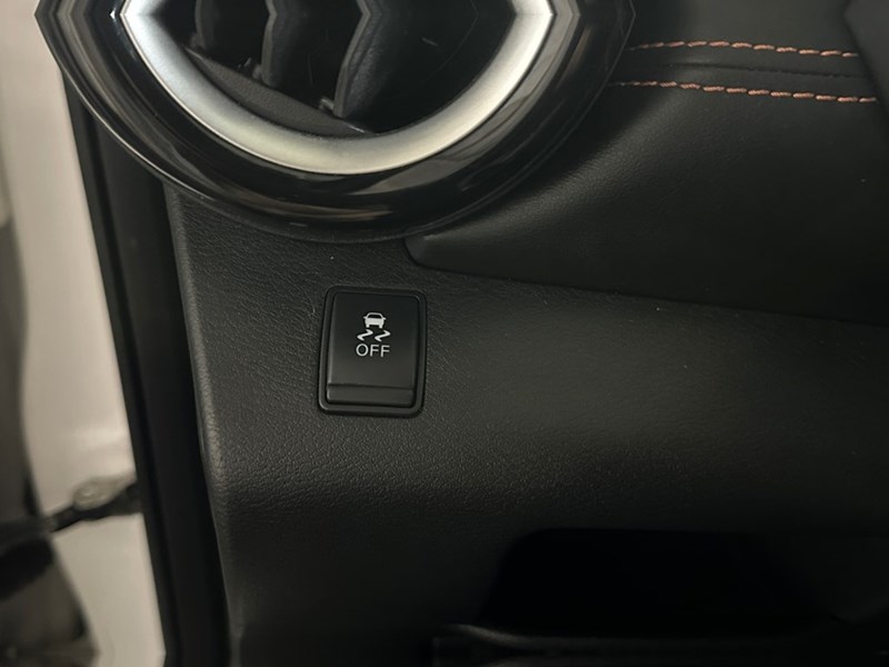 2019 Nissan Kicks SR FWD