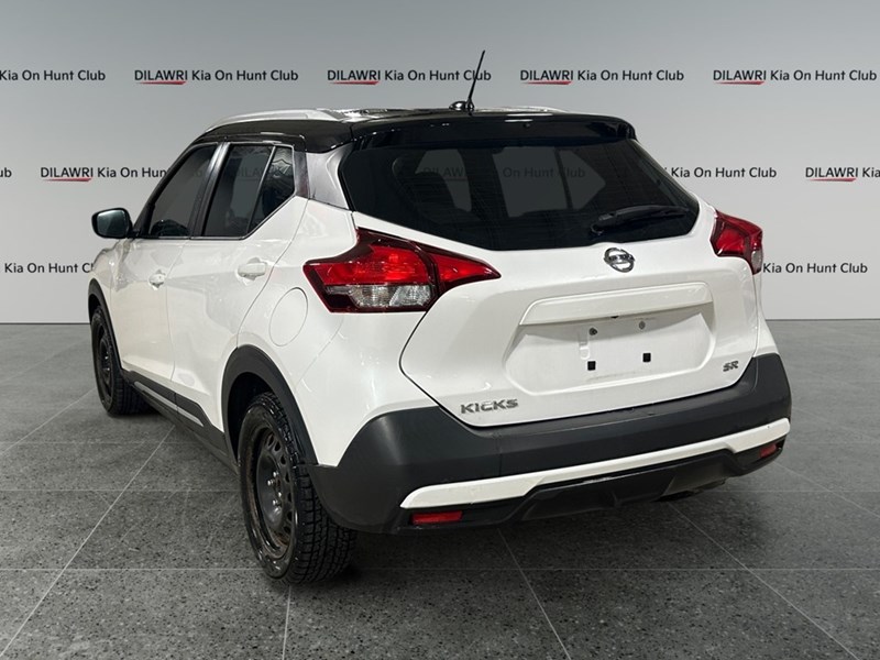 2019 Nissan Kicks SR FWD