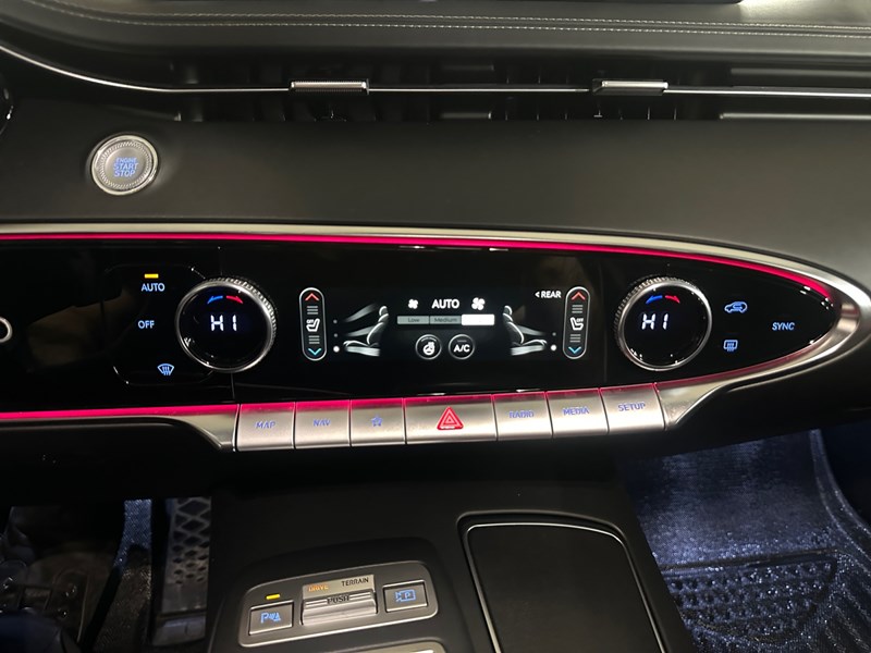 2022 Genesis GV70 2.5T Prestige