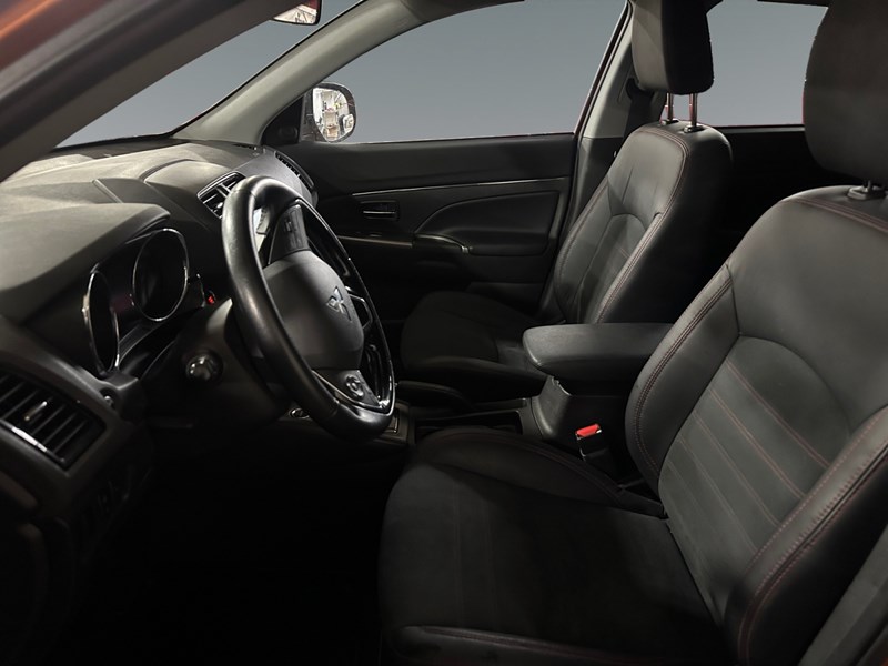 2023 Mitsubishi RVR GT