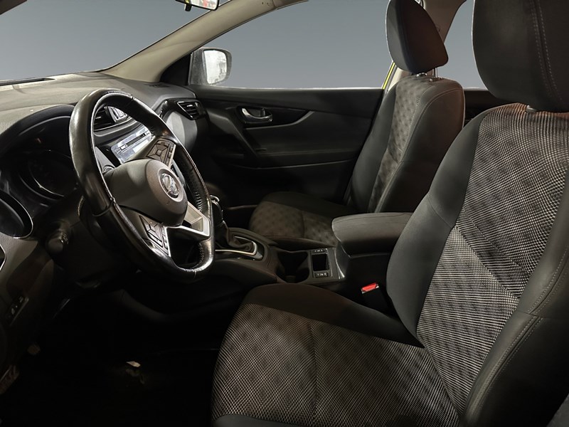 2017 Nissan Qashqai SV  W Sunroof