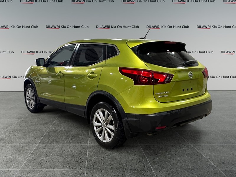 2017 Nissan Qashqai SV  W Sunroof