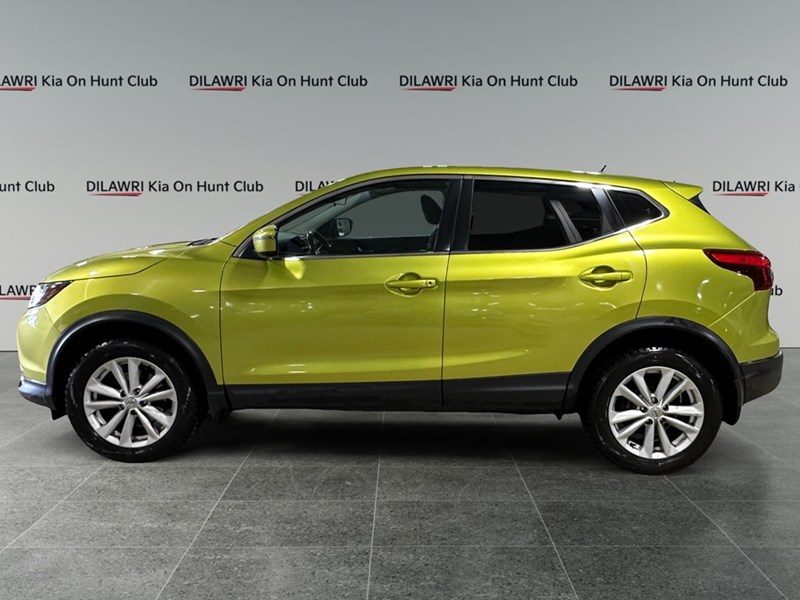 2017 Nissan Qashqai SV  W Sunroof