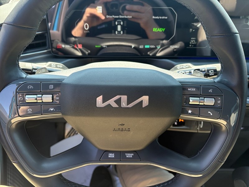 2026 Kia EV9 Land w/GT-Line Package AWD