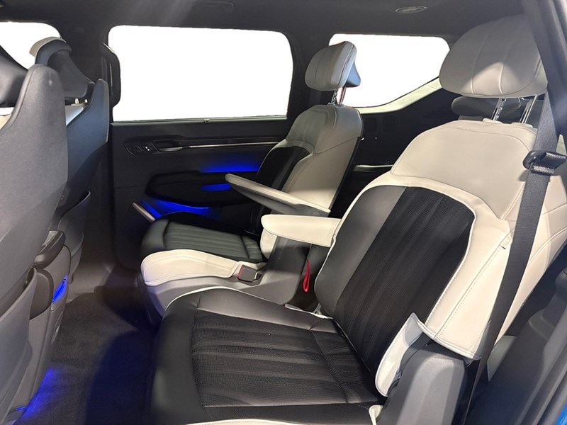2026 Kia EV9 Land w/GT-Line Package AWD
