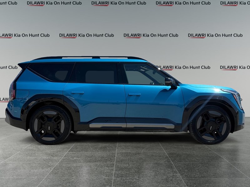 2026 Kia EV9 Land w/GT-Line Package AWD