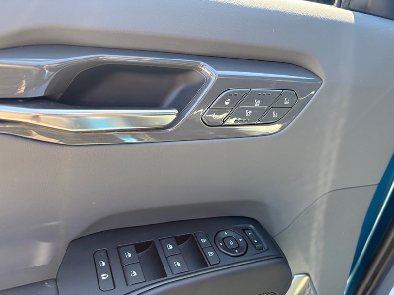 2026 Kia EV9 Land w/GT-Line Package AWD