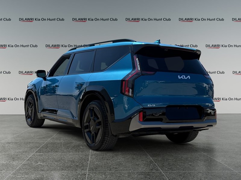 2026 Kia EV9 Land w/GT-Line Package AWD