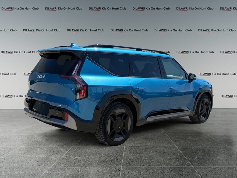 2026 Kia EV9 Land w/GT-Line Package AWD