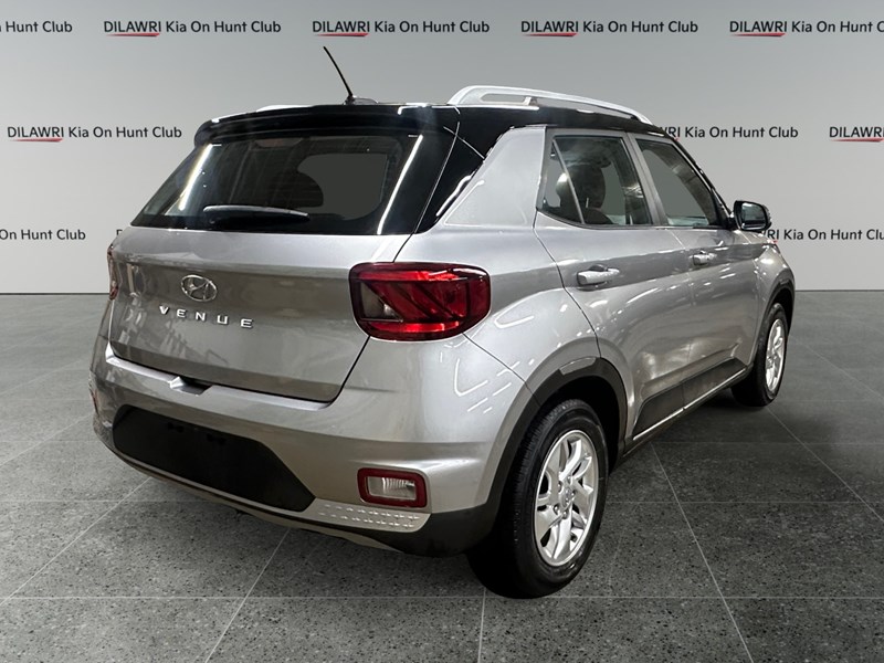 2023 Hyundai Venue Preferred w/Two-Tone