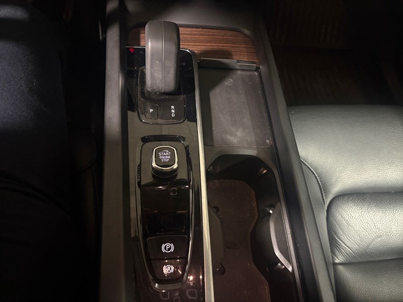 2022 Volvo XC60 B6 Momentum