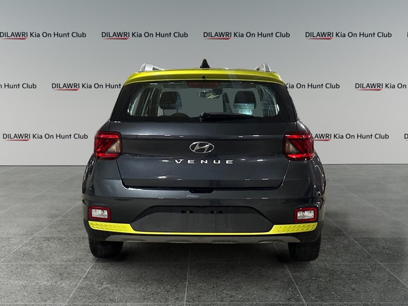 2021 Hyundai Venue Preferred IVT w/Two-Tone