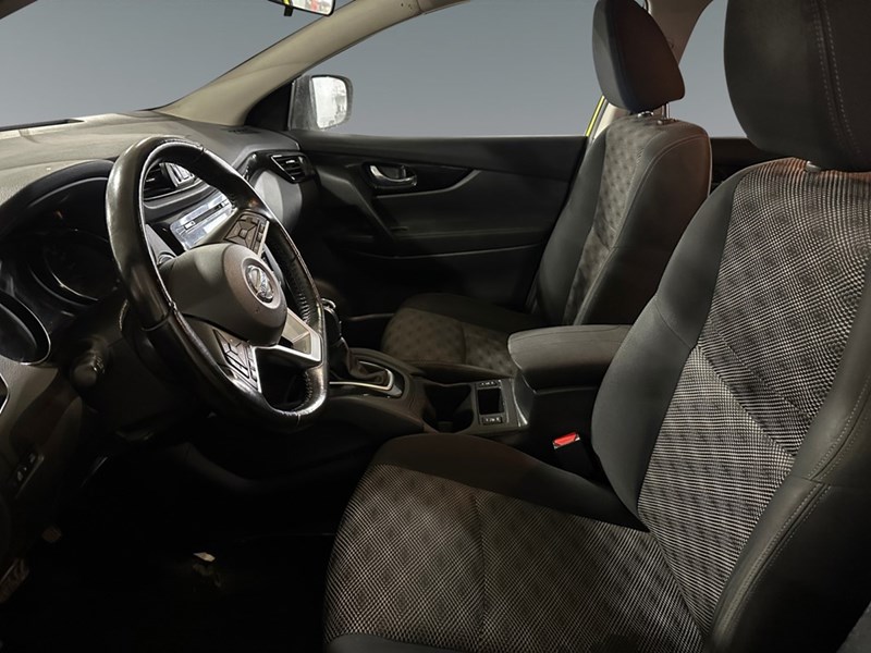 2017 Nissan Qashqai SV  W Sunroof