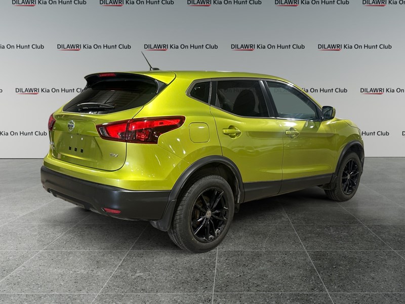 2017 Nissan Qashqai SV  W Sunroof