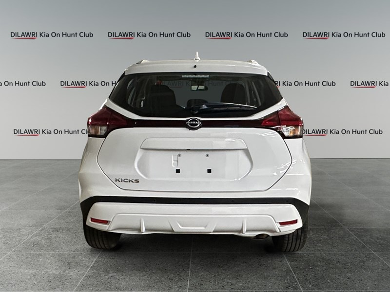 2025 Nissan Kicks Play SV