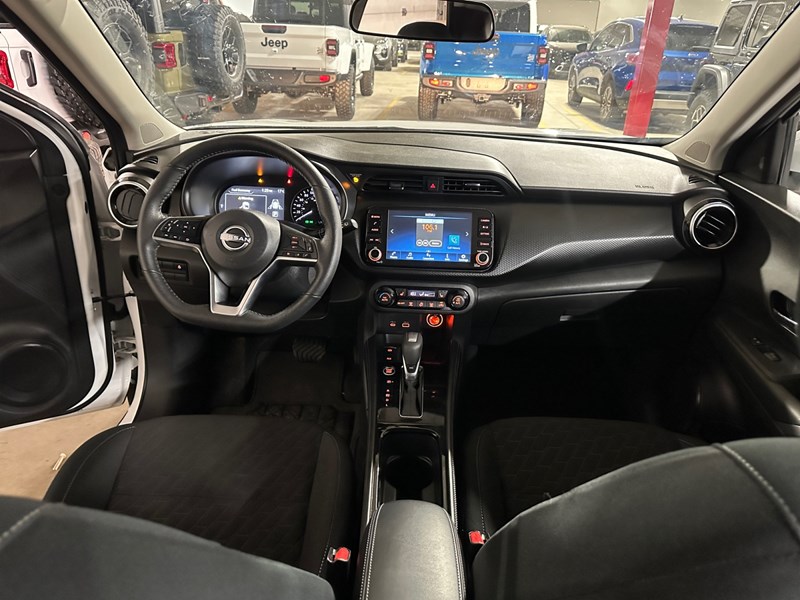 2025 Nissan Kicks Play SV