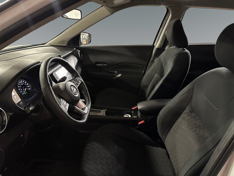2025 Nissan Kicks Play SV
