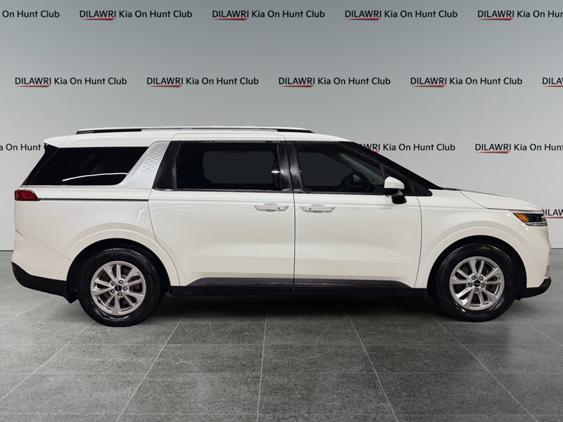2022 Kia Carnival LX