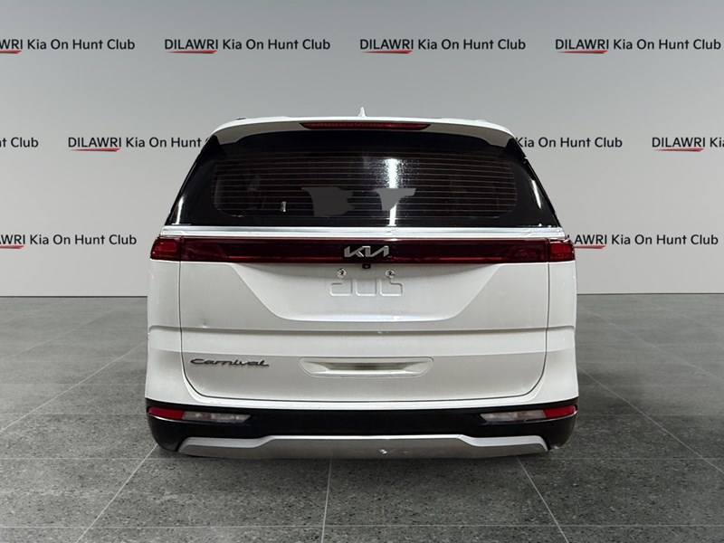 2022 Kia Carnival LX