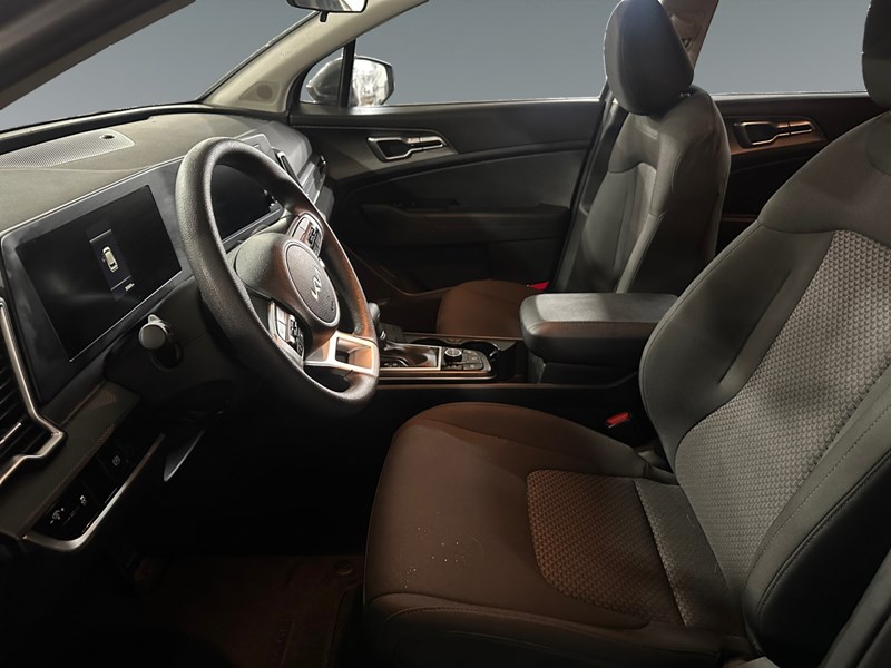 2024 Kia Sportage LX AWD I LOW KM I CAR PLAY I OFF LEASE