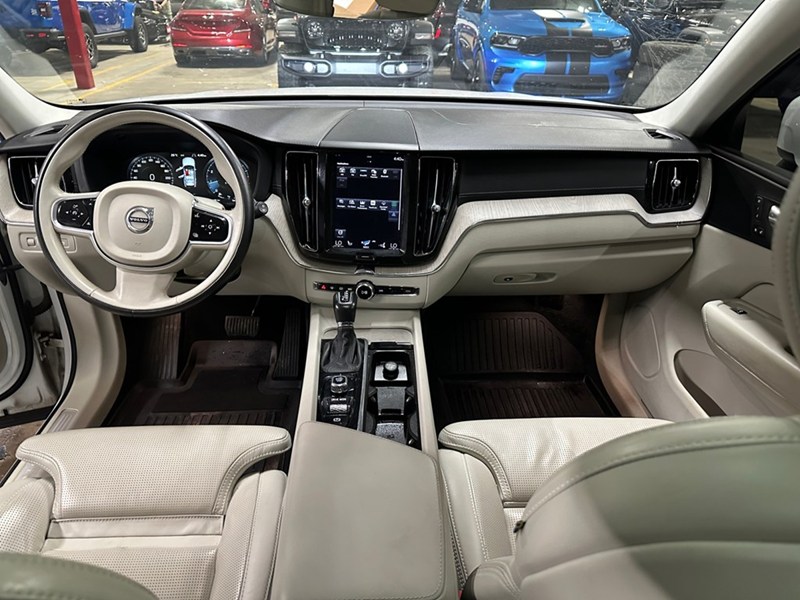 2019 Volvo XC60 T6 AWD Inscription I  LEATHER I PANOROOF I