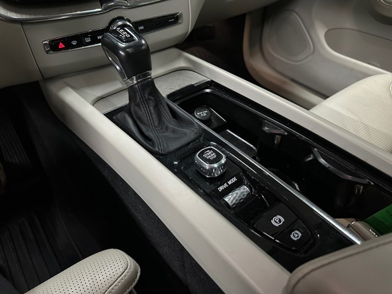 2019 Volvo XC60 T6 AWD Inscription I  LEATHER I PANOROOF I