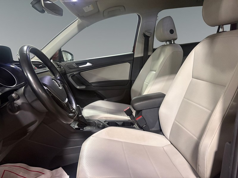2019 Volkswagen Tiguan Comfortline 4MOTION I LEATHER I NAV I BLIND SPOT