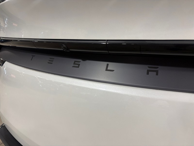 2026 Tesla Model Y Premium