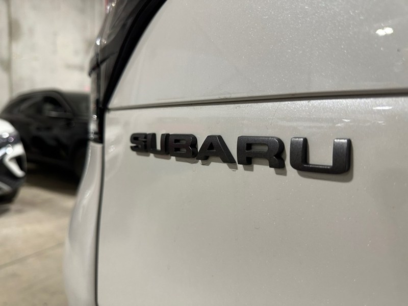 2025 Subaru Forester Limited AWD/ EYE SIGHT /  NAV/ LEATHER/ ROOF