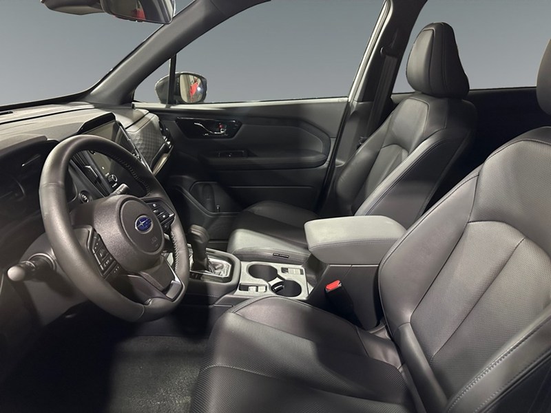 2025 Subaru Forester Limited AWD/ EYE SIGHT /  NAV/ LEATHER/ ROOF