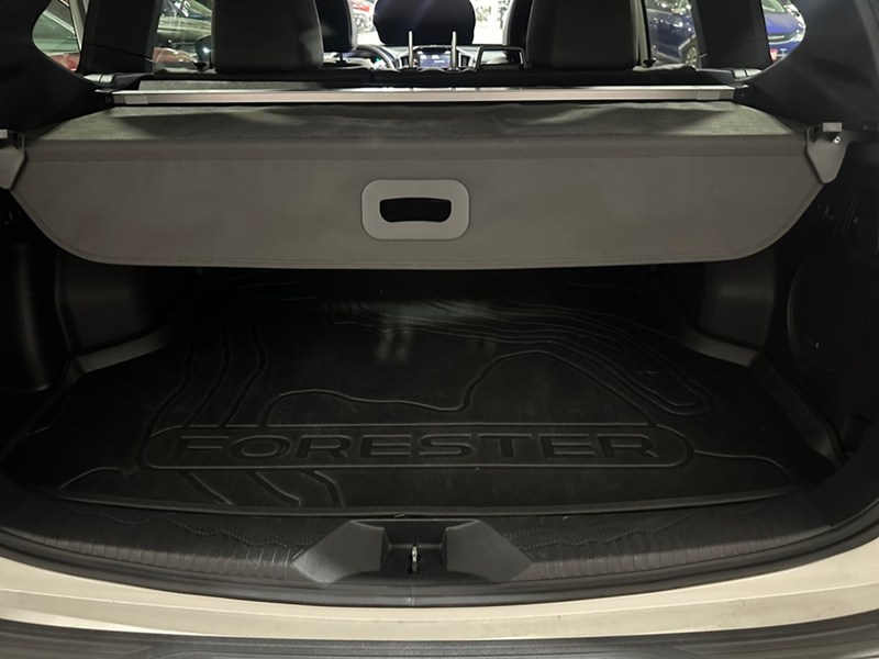 2025 Subaru Forester Limited AWD/ EYE SIGHT /  NAV/ LEATHER/ ROOF