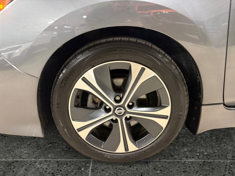 2018 Nissan LEAF SL