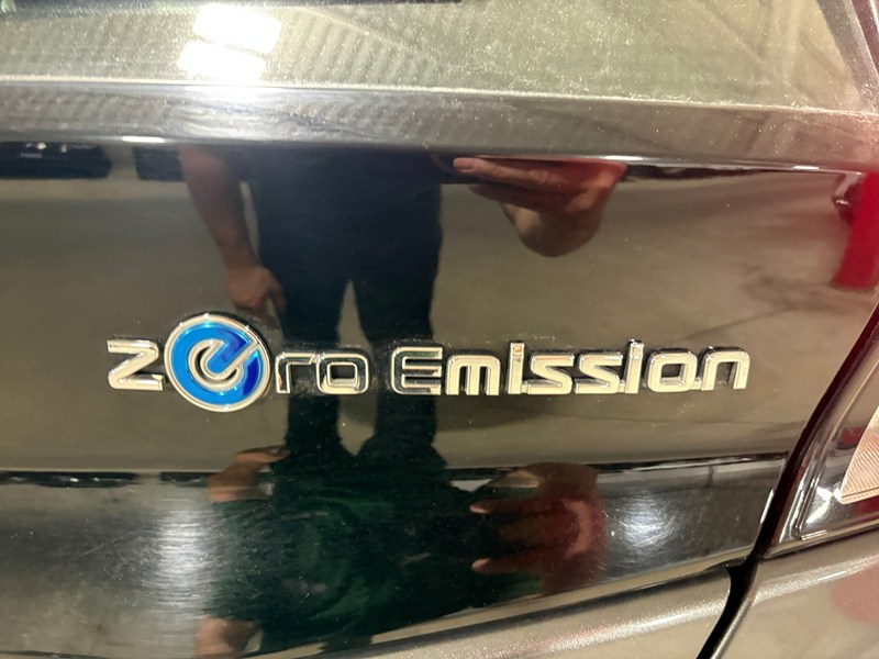 2018 Nissan LEAF SL