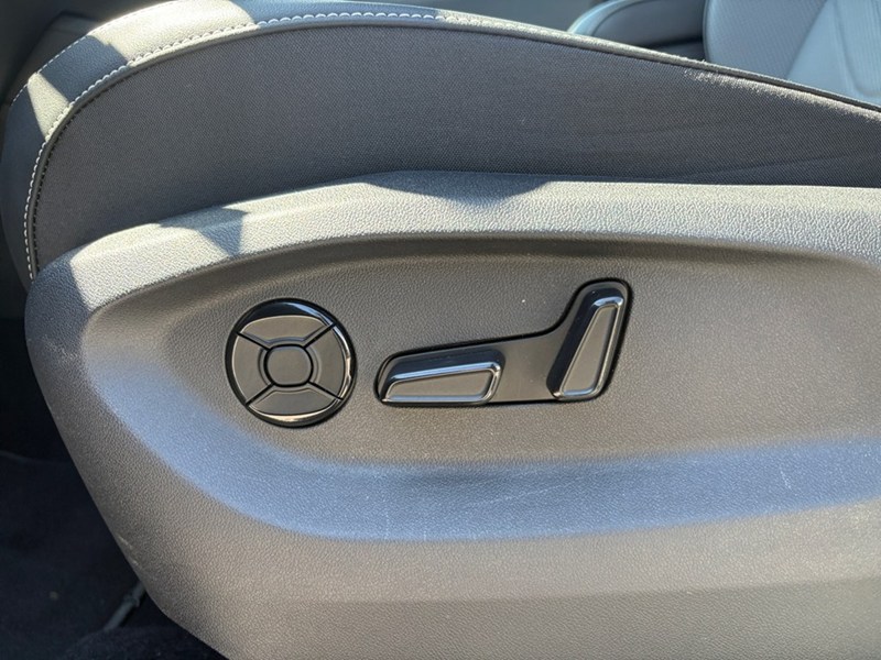 2026 Volkswagen Tiguan Comfortline AWD / LANE KEEP/ BLIND SPOT/ CAR PLAY