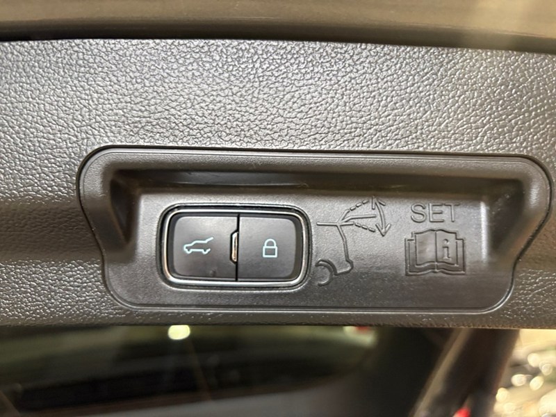 2023 Ford Explorer Limited 4WD 7-PASS. PANOROOF/ 360 CAM/ BLINDSPOT
