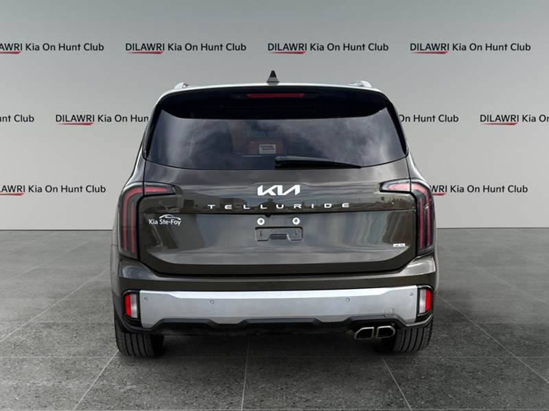 2024 Kia Telluride SX Limited / HEADS UP DISPLY, NAV, PANORAMIC ROOF