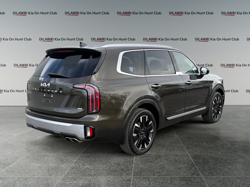 2024 Kia Telluride SX Limited / HEADS UP DISPLY, NAV, PANORAMIC ROOF