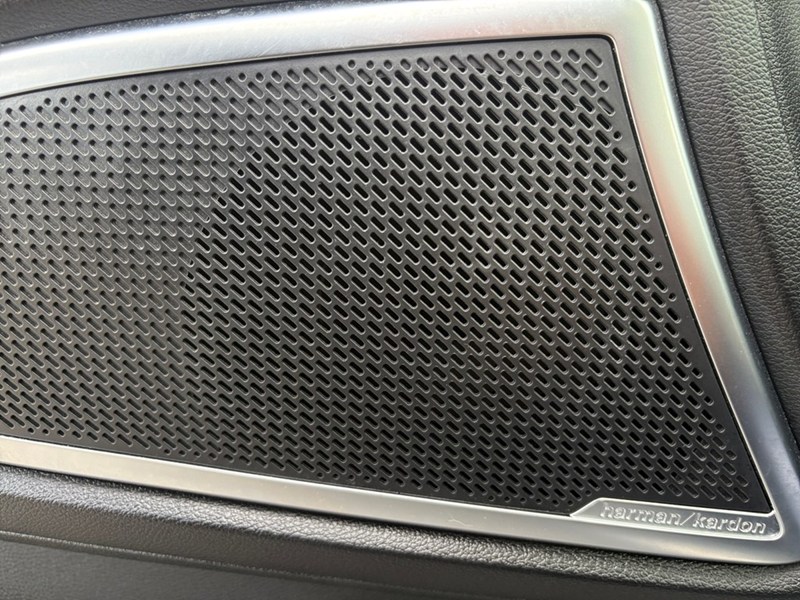2024 Kia Telluride SX Limited / HEADS UP DISPLY, NAV, PANORAMIC ROOF