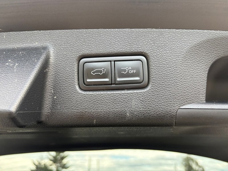 2024 Kia Telluride SX Limited / HEADS UP DISPLY, NAV, PANORAMIC ROOF