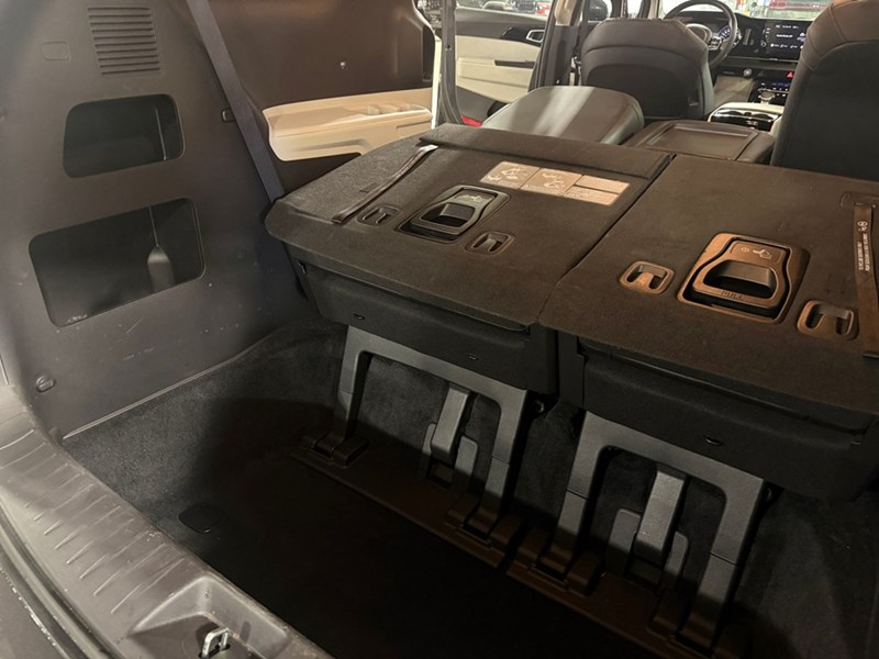 2023 Kia Carnival EX FWD