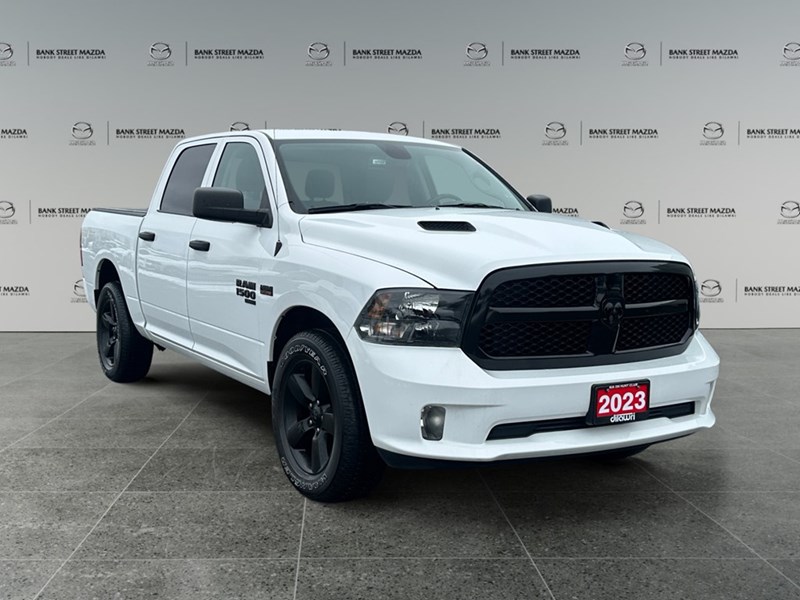 2023 RAM 1500 Classic Express 4x4 Crew Cab 5'7" Box