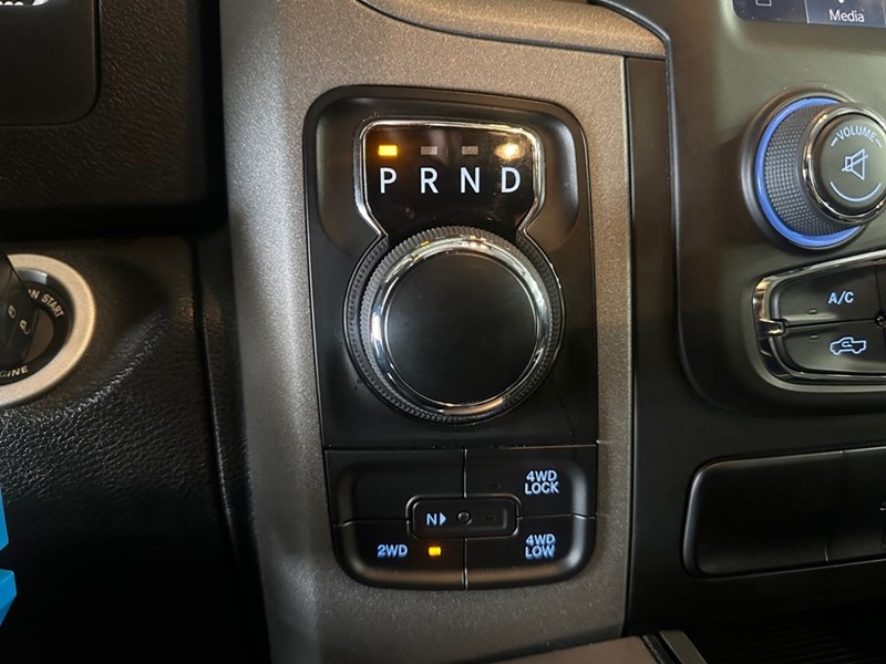 2023 RAM 1500 Classic Express 4x4 Crew Cab 5'7" Box