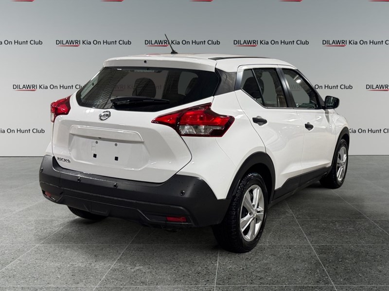 2020 Nissan Kicks S FWD
