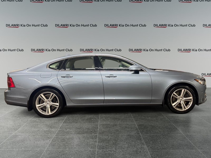 2017 Volvo S90 4dr Sdn T6 Momentum