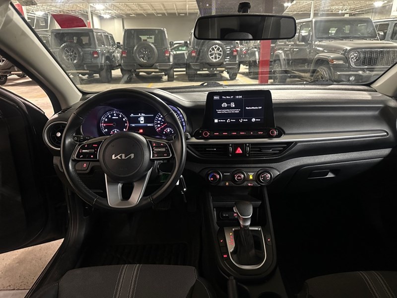 2023 Kia Forte LX IVT