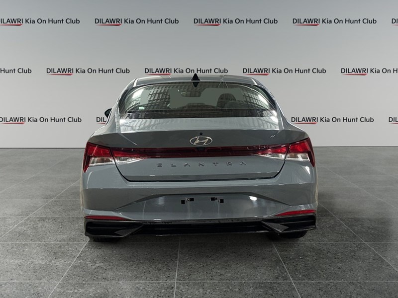 2022 Hyundai Elantra Preferred IVT w/Sun & Tech Package