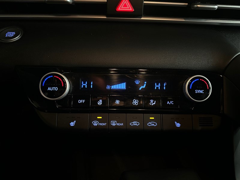 2022 Hyundai Elantra Preferred IVT w/Sun & Tech Package