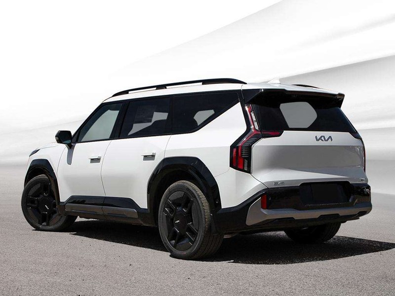 2026 Kia EV9 Land AWD with GT-line Pkg
