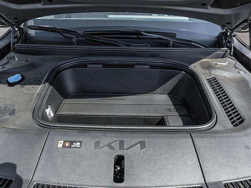 2026 Kia EV9 Land AWD with Premium Pkg